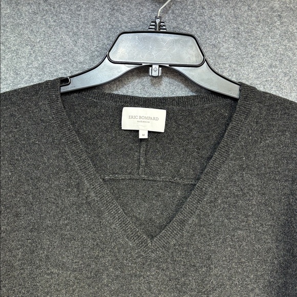Eric Bompard Pure Cashmere Charcoal V-Neck long sleeve Sweater M - Picture 2 of 10